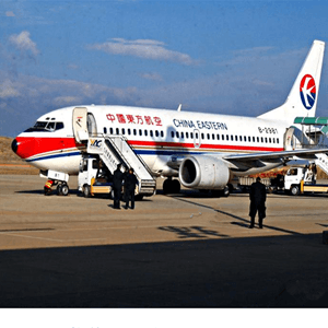 龙洞堡航空货运航空快运业稳步发展的原因是什么？